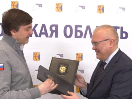 Министр просвещения России Сергей Кравцов и губернатор Александр Соколов посетили новый корпус школы №74 в Радужном