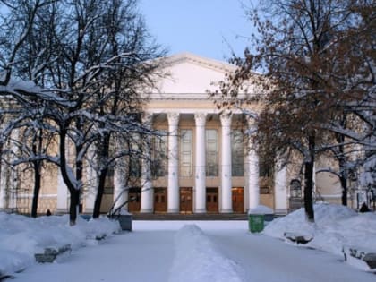 Пожарная тревога в Драмтеатре: зрители эвакуированы, однако самого пожара никто не видел