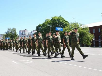 Кировские подростки приняли участие в открытии оборонно-спортивного лагеря «Гвардеец»