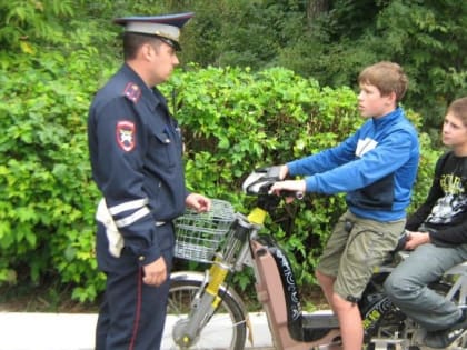 Александр Соколов поручил усилить работу по безопасности на дорогах Кировской области