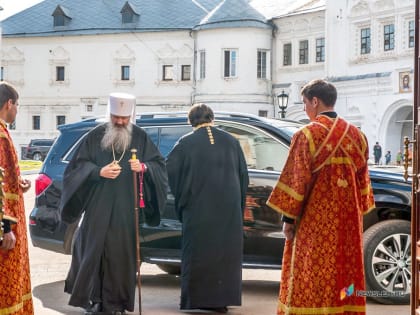Источник ГИБДД: задержали Тужикова, пригляделись - оказалось, очень похож на Владыку Марка?