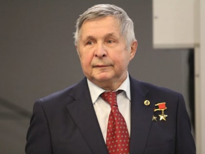 Президент России подписал указ о награждении Виктора Савиных орденом Гагарина