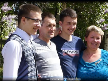 Этот день в истории района. "ОШЛАНСКИХ УМНИКОВ" ТОРЖЕСТВЕННО НАГРАДИЛИ У РАЙОННОЙ ДОСКИ ПОЧЁТА