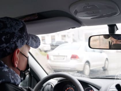 В Кирове к магазину выли вызваны росгвардейцы и скорая