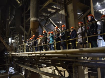 Побывали в ВятГУ и на заводе