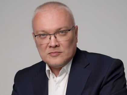 Губернатор Кировской области поздравил жительниц региона с 8 Марта