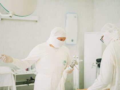 В кировский Центр травматологии из Лузы доставили годовалую малышку с ожогами