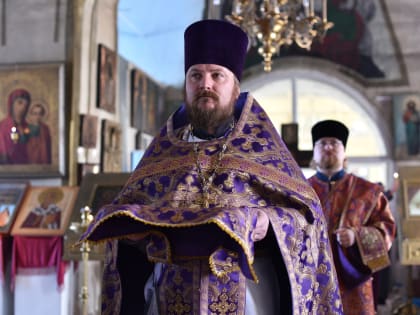 В храме с. Сметанино совершено архиерейское богослужение с поминовением усопших