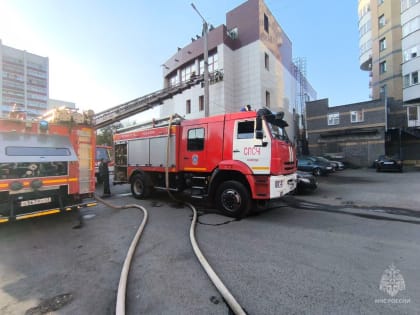 Пожар в торговом центре Кирове привел к быстрому реагированию МЧС