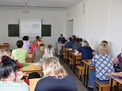 Кировские налоговики выступили в качестве спикеров на семинаре для представителей муниципалитетов