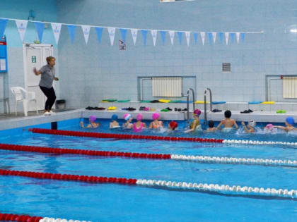 Учеников начальных классов из Кирово-Чепецка научат плавать в 2024 году