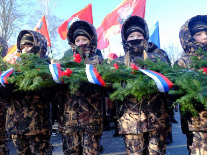 Александр Соколов поздравил кировчан с Днем защитника Отечества