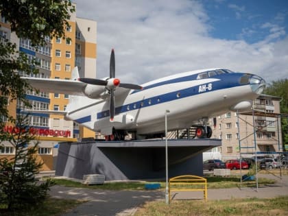 В Кирове завершается ремонт памятника-самолета