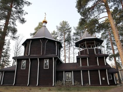 Воскресное богослужение в храме в честь святого великомученика Георгия Победоносца поселка Мирный