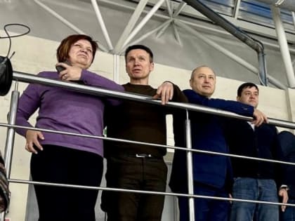 Бизнес Кирово-Чепецка поддерживает развитие детского хоккея в городе