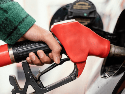 Не заправляйтесь на них никогда, иначе машине конец! Названы АЗС с некачественным бензином