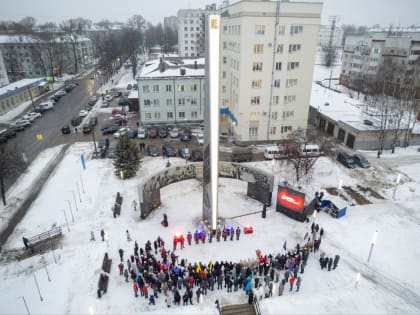 В кировском сквере Трудовой Славы открыли стелу «Город трудовой доблести»