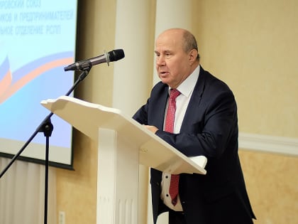 Александр Соколов поблагодарил Виктора Медведкова за бескорыстное служение промсектору Кировской области