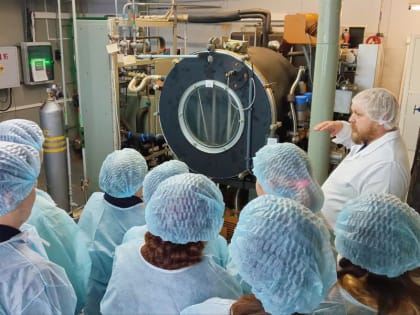 АО «ОНОПБ» провело профориентационную экскурсию для школьников