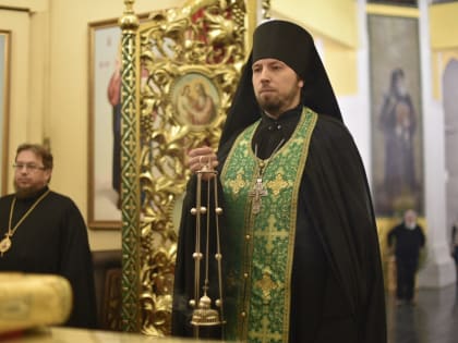 Накануне Недели пред Богоявлением в Троицком соборе Яранска совершили всенощное бдение