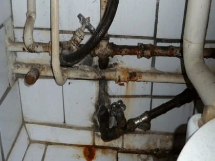 В Кирове на улице Красный Химик, 9 живут без воды неделю