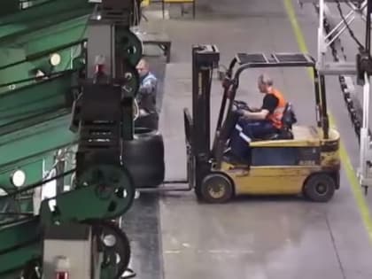 Кировский шинный завод отметил юбилей — 80-летие со дня основания