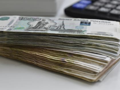 В Роструде рассказали, можно ли давать работникам зарплату раз в месяц