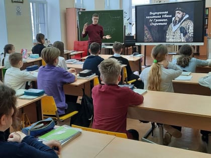 Торт-«дневник», квадрокоптер и прямой эфир