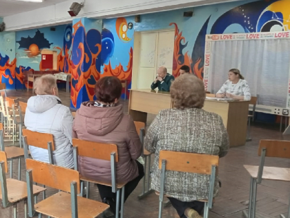 Сотрудник Управления принял участие в рабочей встрече с налогоплательщиками