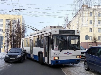 Двенадцать троллейбусов не смогли сегодня вовремя выйти на линию