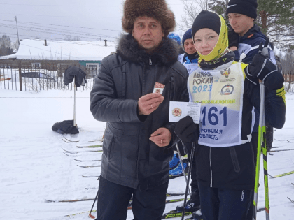 В Арбаже вручили значки ГТО, а в Шабалинском районе школьников порадовали сладостями