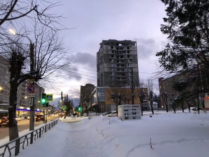 Заброшенные здания в центральной части Кирова остаются доступными для детей