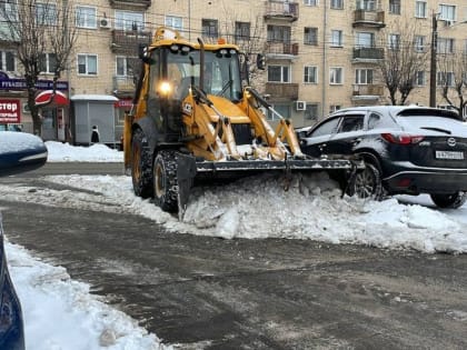 В Кирове очистят от снега разделительную полосу на Октябрьском проспекте
