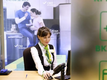 Сбербанк сообщил о снижении в 2022 году доли валютных вкладов вдвое