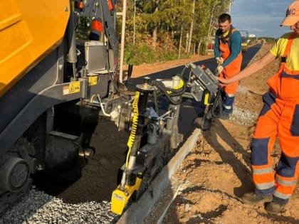 На улице Капитана Плетнёва асфальтируют велодорожки