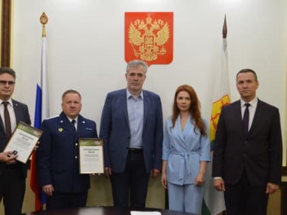 В годовщину создания Фонда «Все для Победы» в Кирове наградили федеральные структуры, принимавшие активное участие в проекте