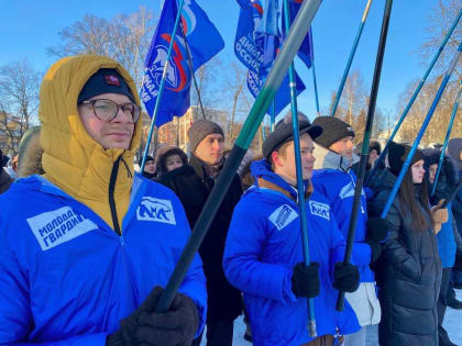Кировские молодогвардейцы приняли участием в митинг-концерте в поддержку российских военных