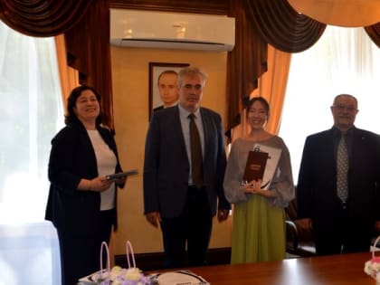 Григорий Житенев в торжественной обстановке вручил дипломы слушателям Малой академии государственного управления Кировской области