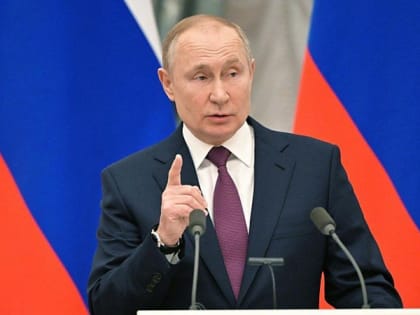 Владимир Путин продлил программу льготной семейной ипотеки