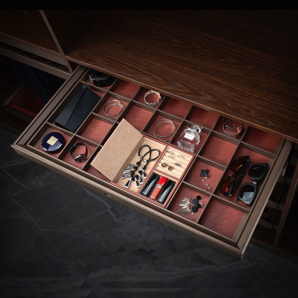 Leather Sorting Box detail 1