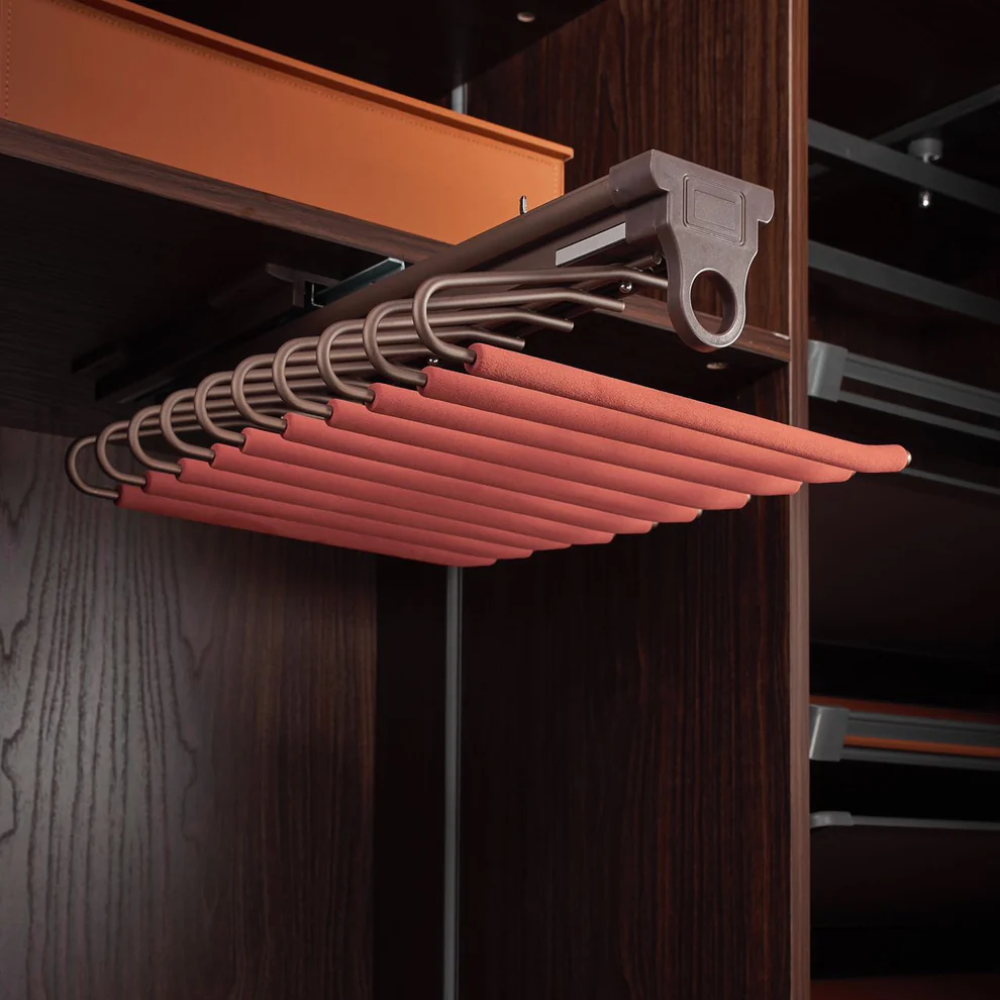 Top Mounted V-Pants Rack detail 1
