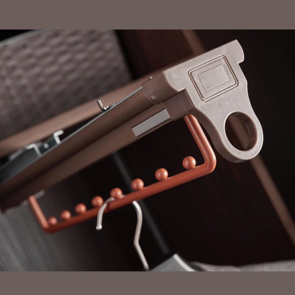 Clothes Holder detail 1