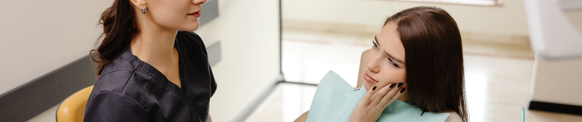 Throbbing Pain After Tooth Extraction: When to See a Dentist