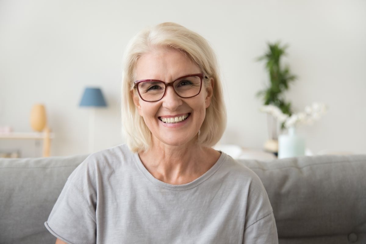 Transitioning from Traditional Dentures to Implant-Supported Dentures - Smile Dentist London dental blog