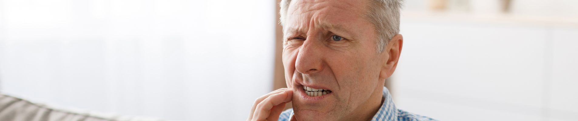 The Role of Salt Water Rinses in Supporting Gum Comfort