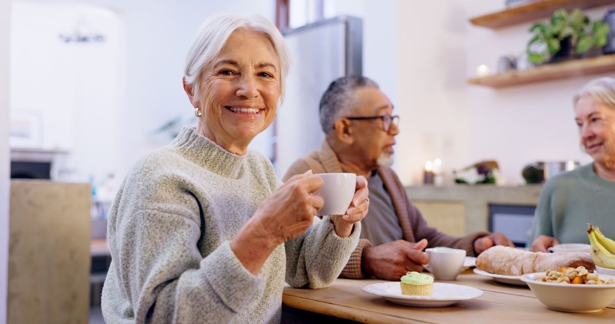 How do dentists avoid nerves and sinuses during implant treatment?