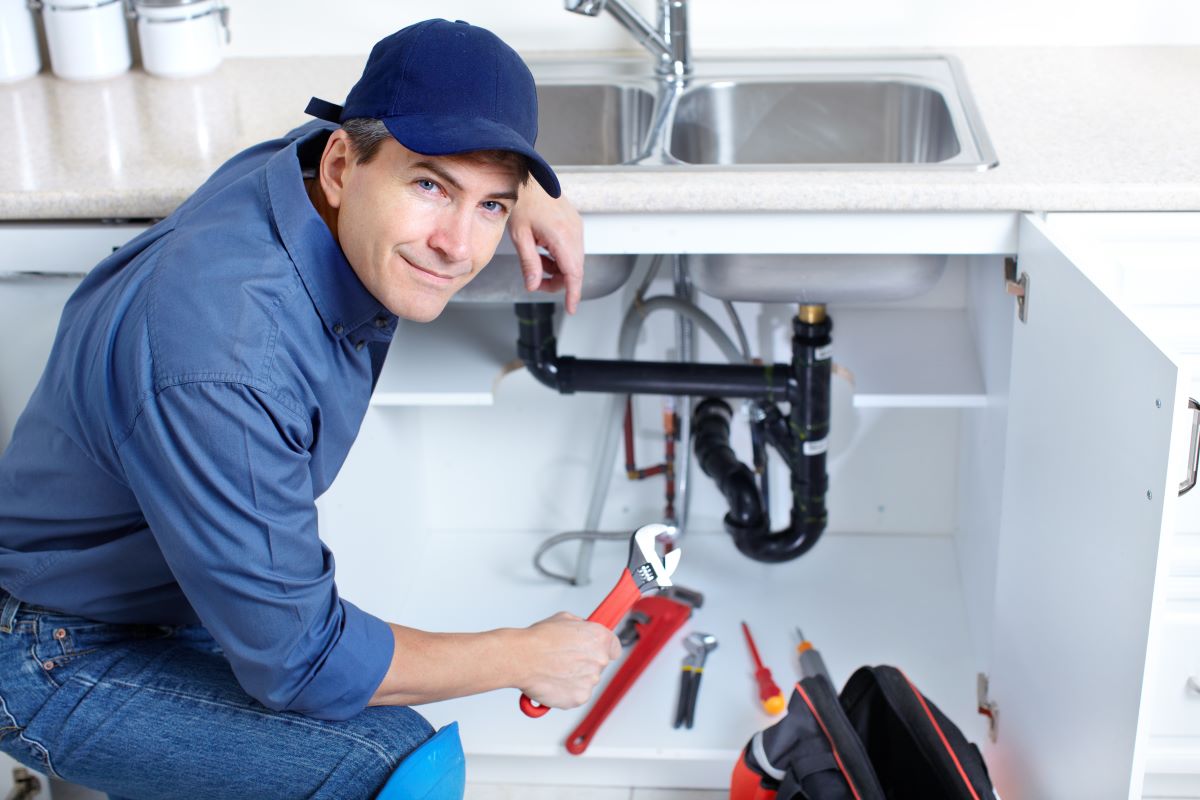 Common Plumbing Issues Homeowners Ignore
