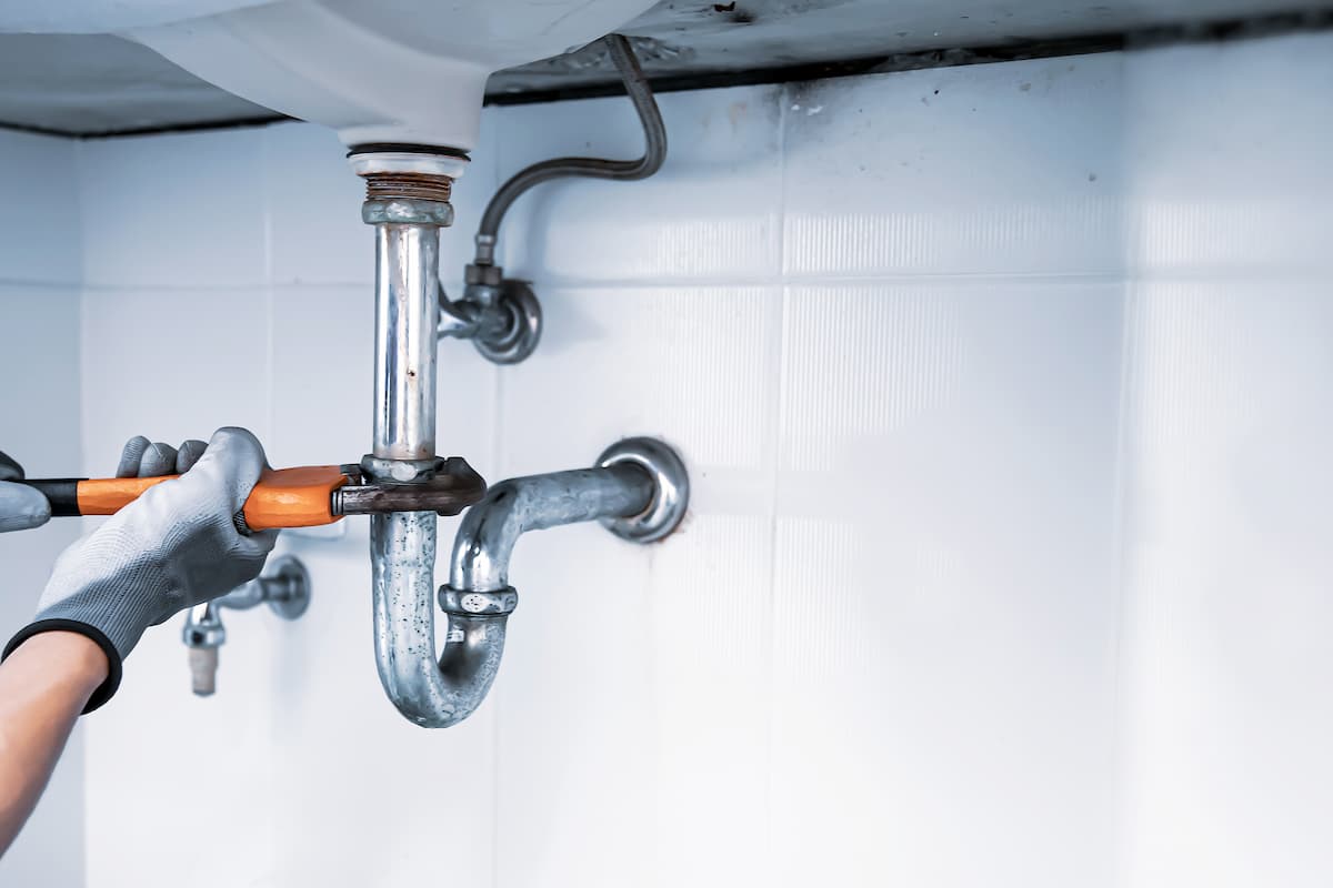 How Hidden Water Leaks Develop: Causes, Warning Signs and Long-Term Risks