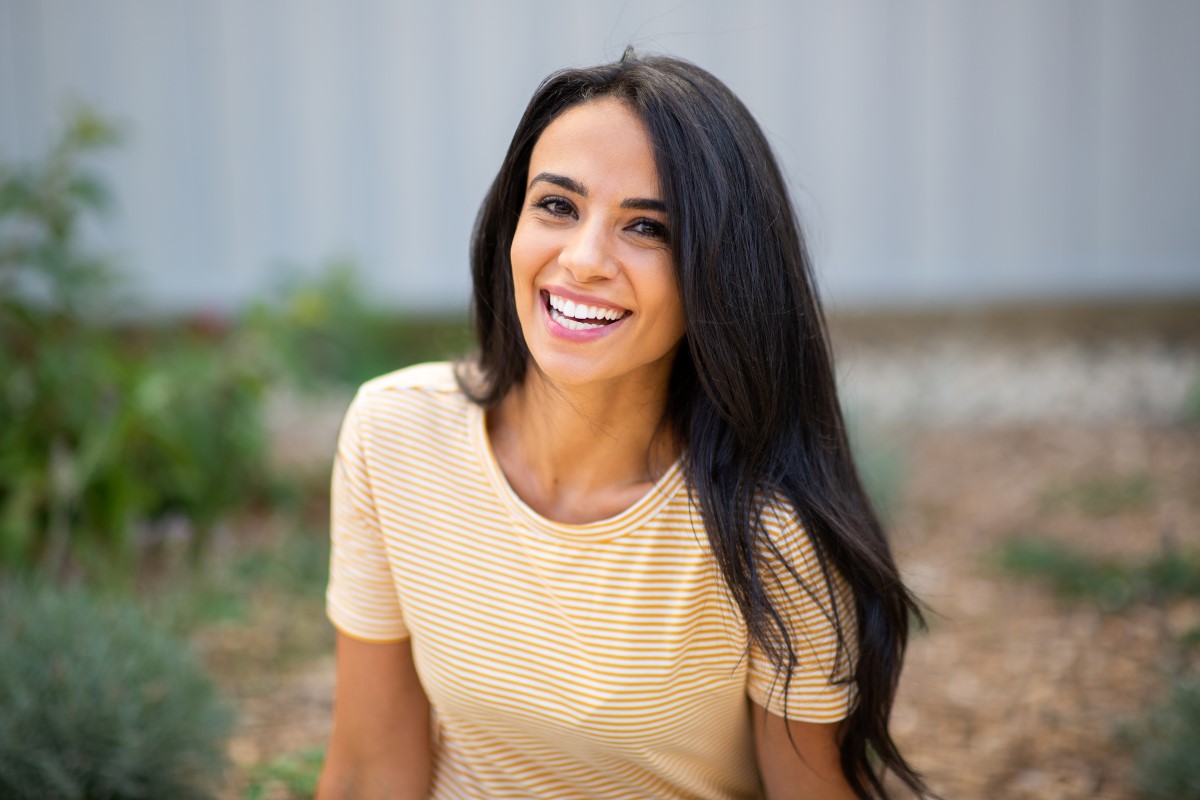 What Does the First Week Feel Like After Veneer Placement?