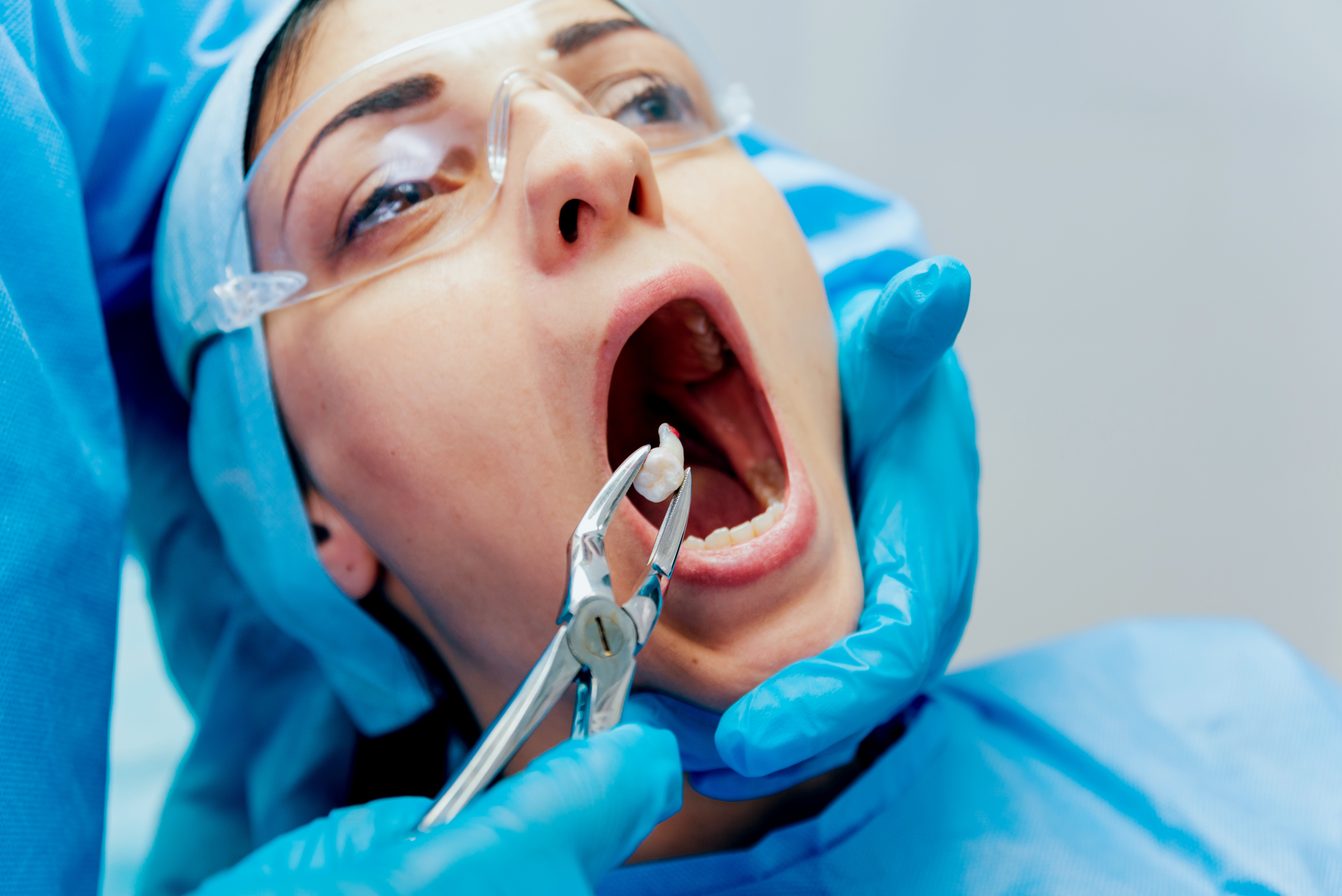 How Dentists Assess Early Signs of Changes in the Mouth